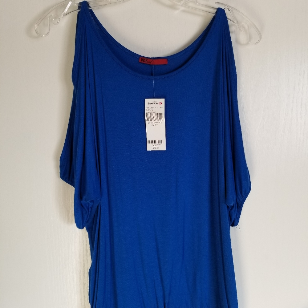 BKE cold shoulder top